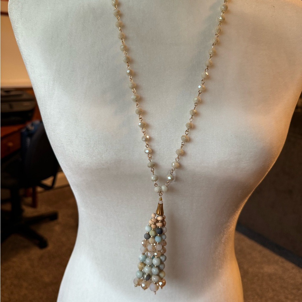 Ashlyn Rose Necklace Long Pendant Necklace NWTS Neutral Colors teardrop effect